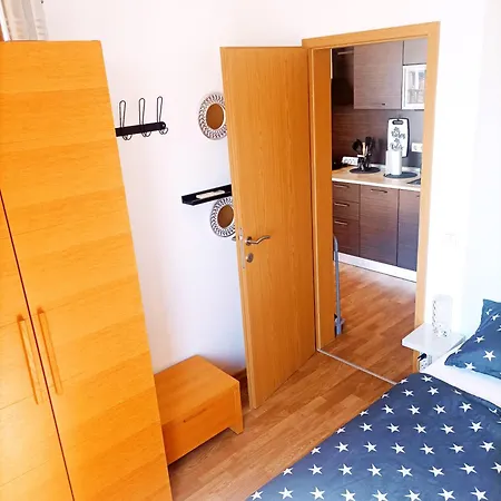 Vineyard 2-room