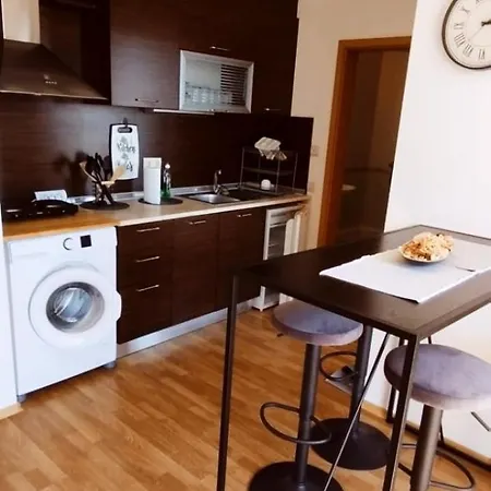 Vineyard 2-room شقة *